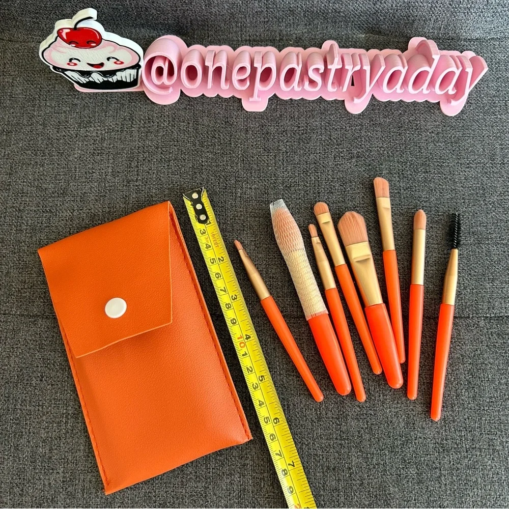 8-piece Travel Makeup Brush Set with Carry Case, Orange